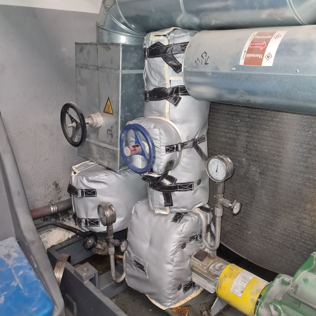 Újrafelhasználható TAS paplanszigetelés vs hagyományos ipari hőszigetelés